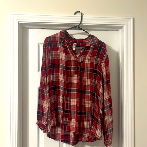 Kohl’s Mudd Plaid Women’s shirt - Picture 1 of 4